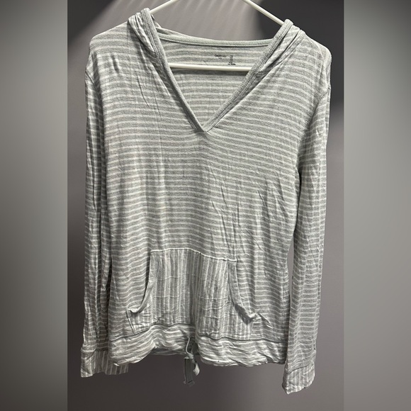 GAPBODY size SMALL, gray & white, long sleeved hooded sweatshirt. - Picture 1 of 6